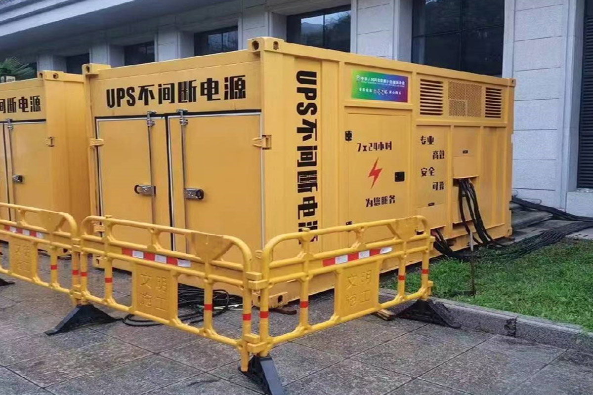 岫岩发电机租赁施工现场